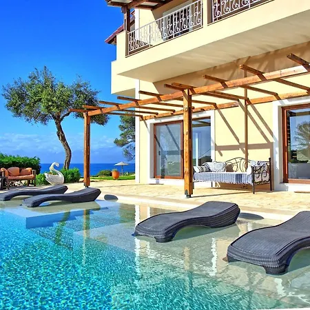 Villa Beachfront Seawave - Brand New And Seafront! By Mediterraneanvillas Agios Spyridon (Corfu)