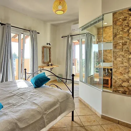 Villa Beachfront Seawave - Brand New And Seafront! By Mediterraneanvillas Agios Spyridon (Corfu)