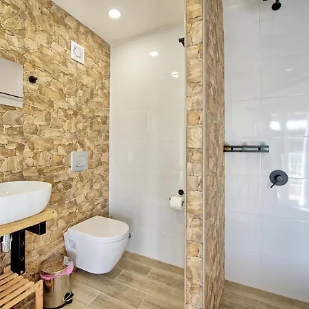 Villa Beachfront Seawave - Brand New And Seafront! By Mediterraneanvillas Agios Spyridon (Corfu)